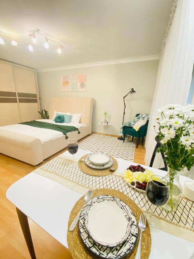 Like Home Apartments Timiryazev Street アルマトイ エクステリア 写真