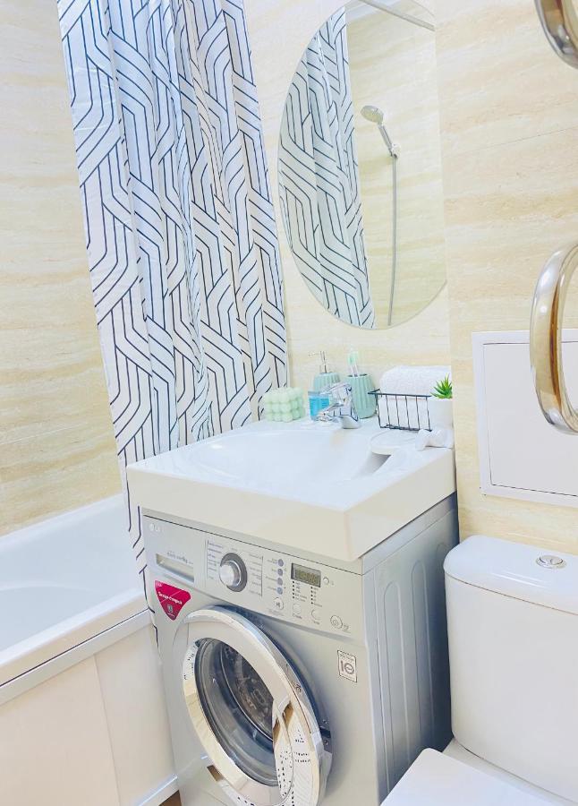 Like Home Apartments Timiryazev Street アルマトイ エクステリア 写真